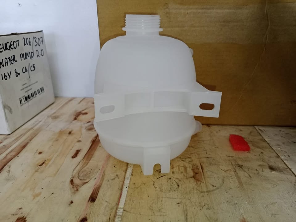 Renault Megane MK1 Expansion Tank - Private Seller Renault Megane MK1 Expansion Tank - Private Seller