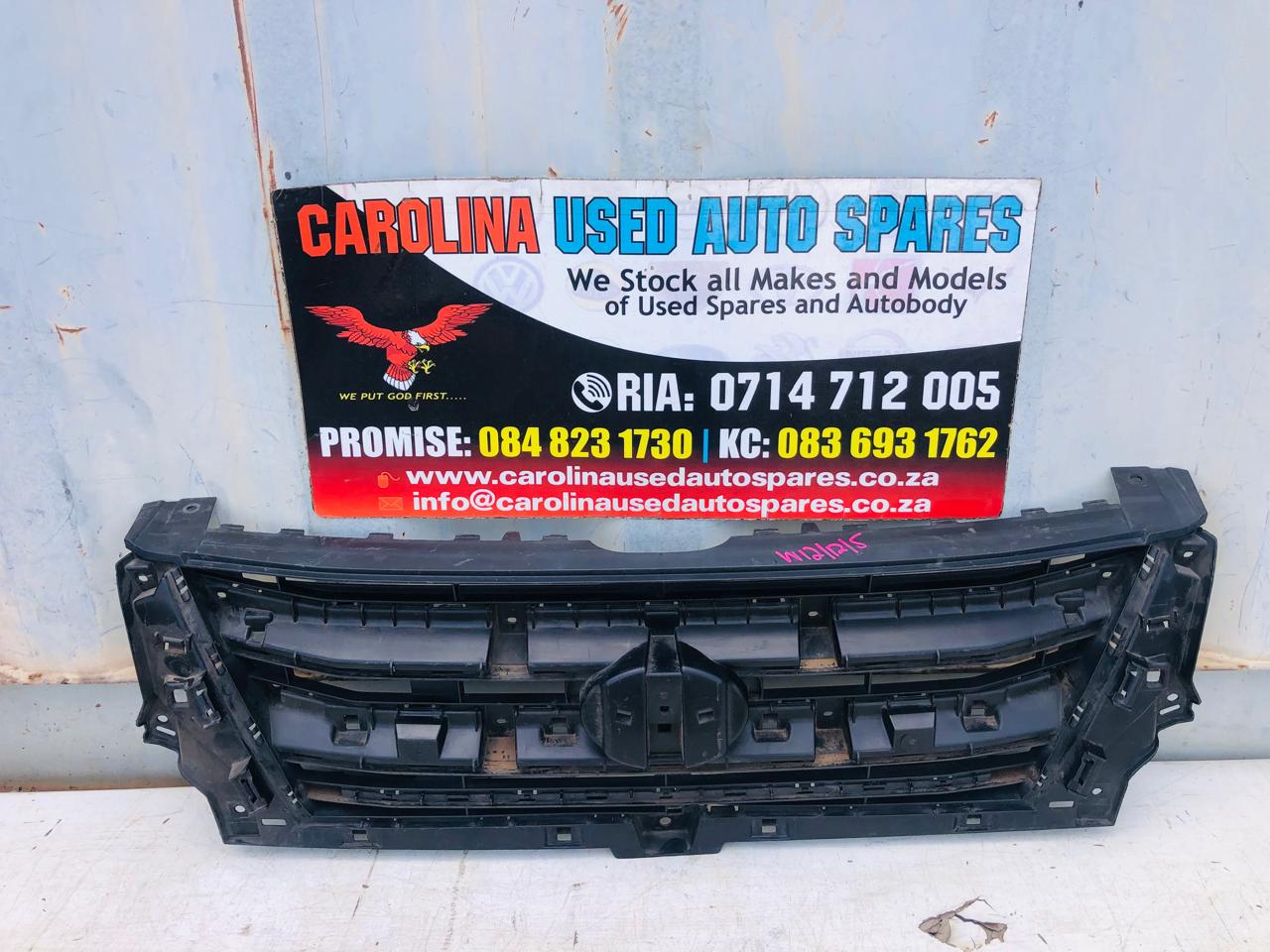 Toyota Urban Cruiser radiator grill (no trimming and badge) - Private Seller Toyota Urban Cruiser radiator grill (no trimming and badge) - Private Seller