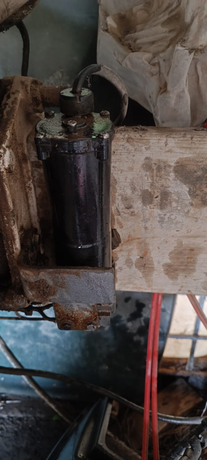 Hp85 Chrysler 2-stroke trim and tilt (running)
