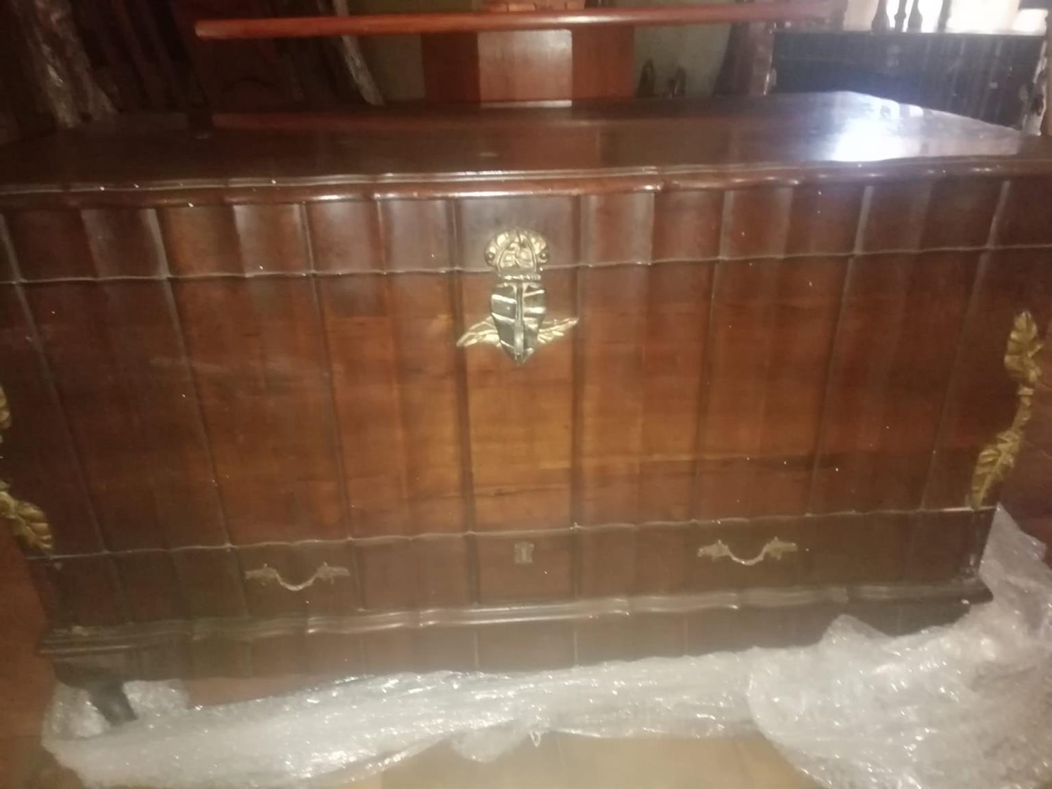 Antique and Collectors Items Origanal furnititure sell as a lot from 1900'