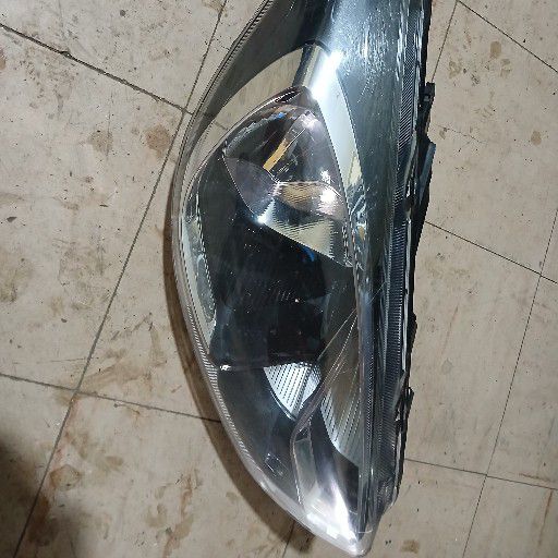 Ford Figo headlight - Private Seller