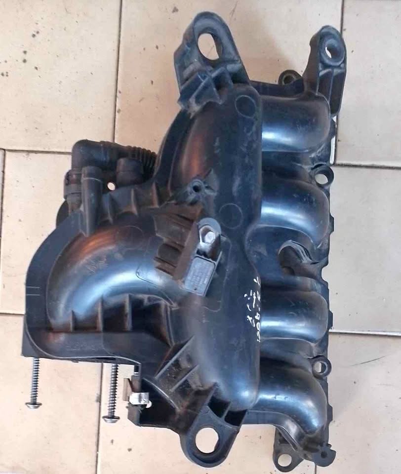 Peugeot 3008 2018 intake manifold - Private Seller Peugeot 3008 2018 intake manifold - Private Seller