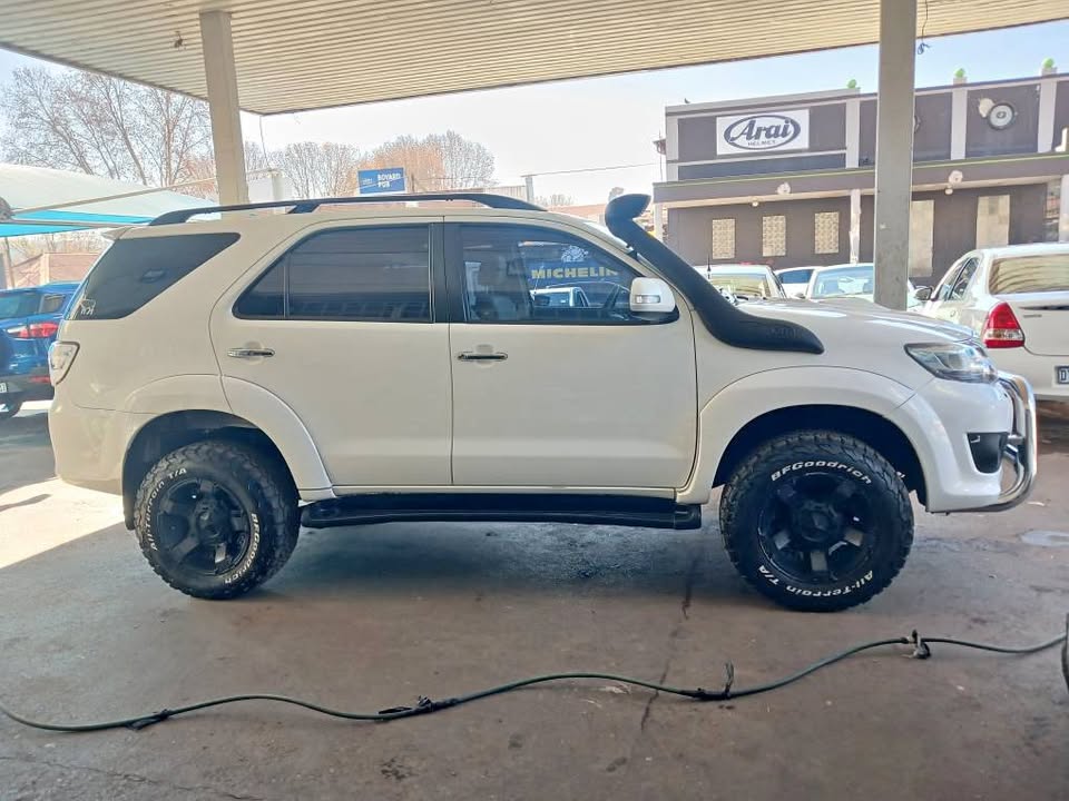 2013 TOYOTA FORTUNER 3.0 D4D 4X4 Transmission: Automatic Mileage: Fueltype: Diesel White 2013 TOYOTA FORTUNER 3.0 D4D 4X4 Transmission: Automatic Mileage: Fueltype: Diesel White