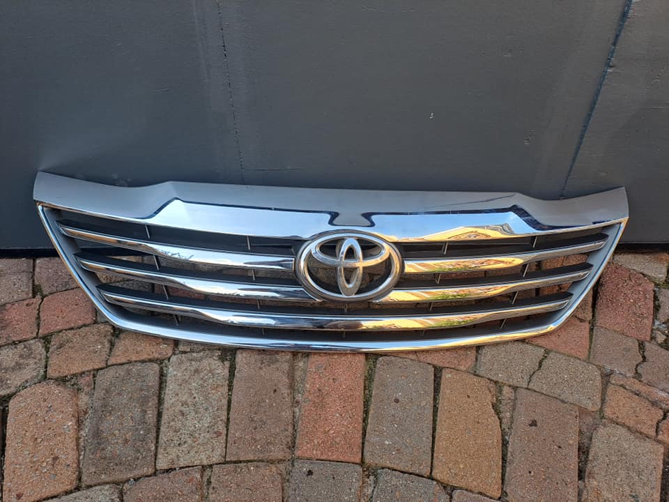 Toyota Fortuner grill - Private Seller Toyota Fortuner grill - Private Seller