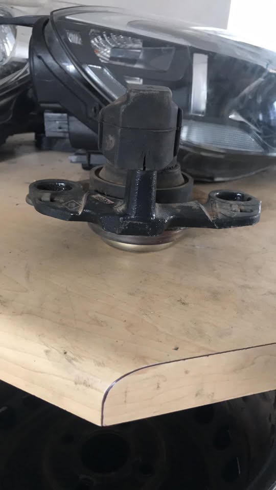 Renault Megane 1 Coach Engine Mounting