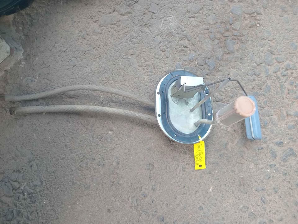 Mazda rustler bakkie petrol floater for sale - Private Seller