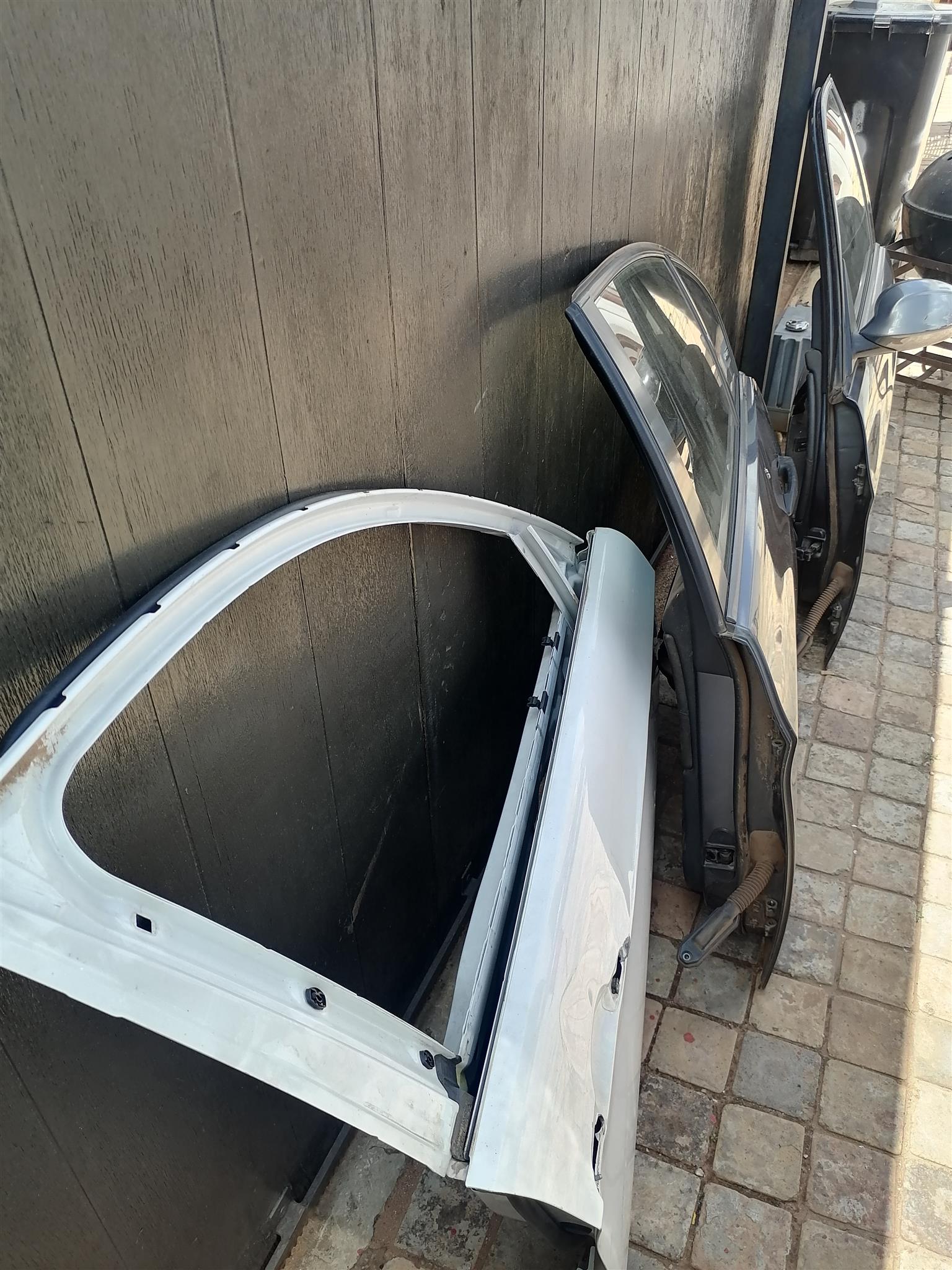 BMW e90 driver door shell, window mechanism, wiring, lock with keys - Private Seller