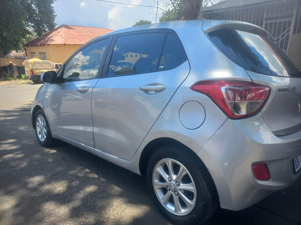 2015 HYUNDAI i10 GRAND 1.2 PETROL, MANUAL, SILVER COLOR, MILEAGE 80000KMS
