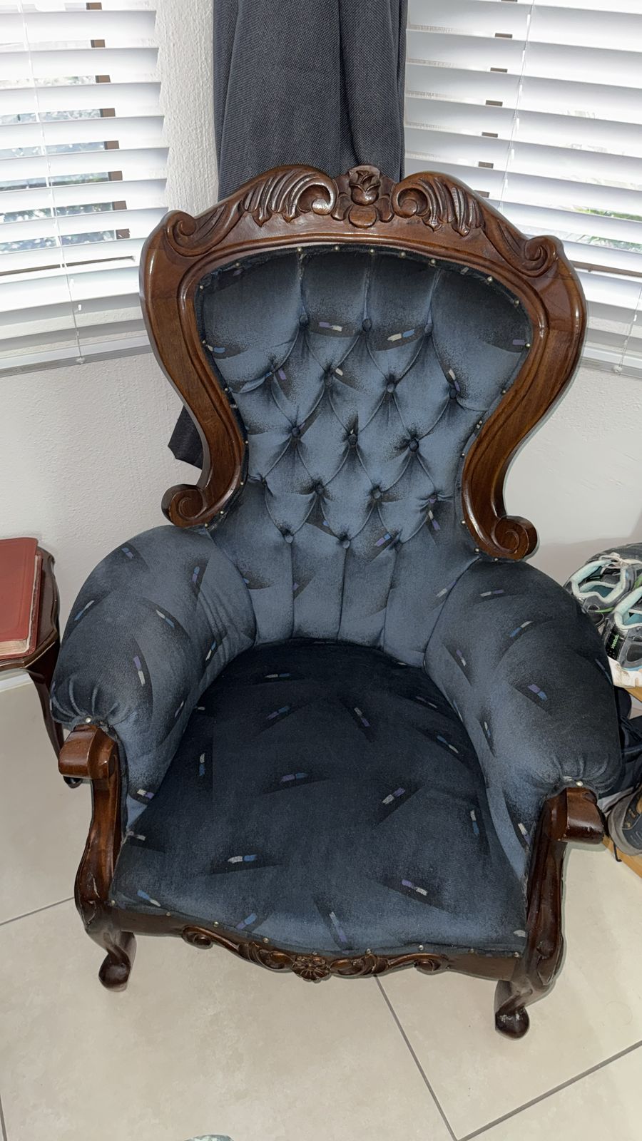Victorian Style Lounge / Office Chairs with matchin miniature tables Victorian Style Lounge / Office Chairs with matchin miniature tables