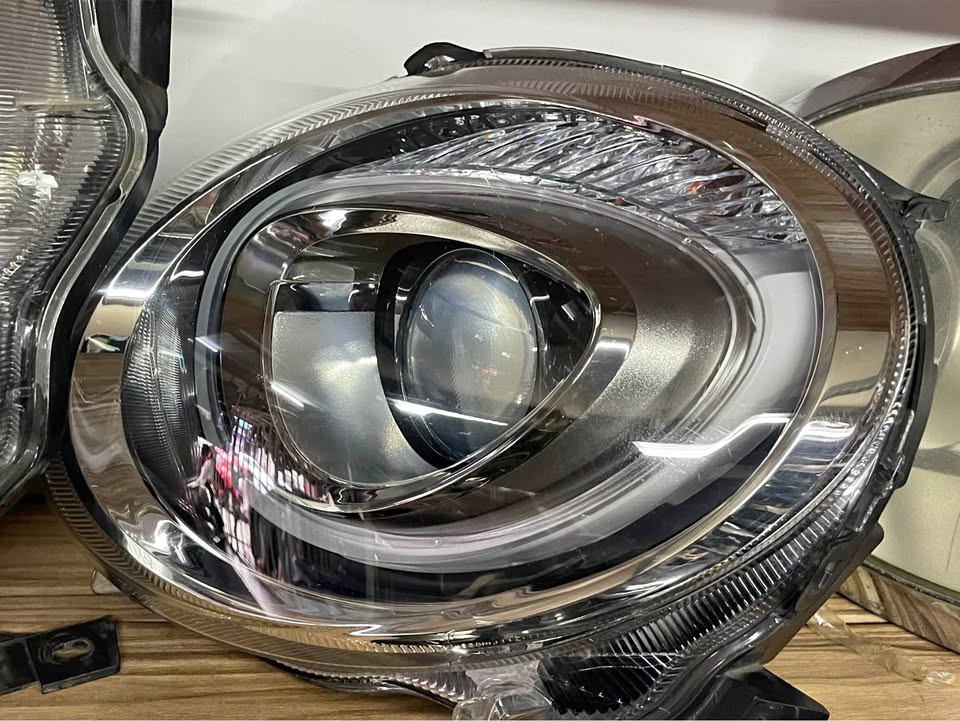 Fiat 500 Xenon headlight - Private Seller Fiat 500 Xenon headlight - Private Seller
