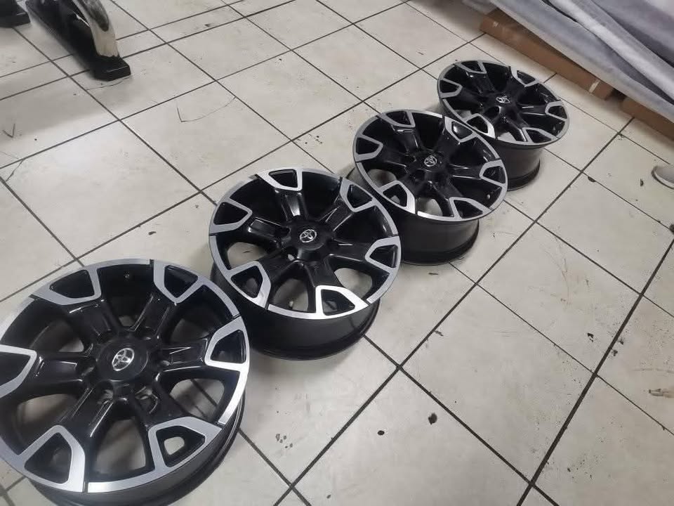 Toyota hilux legend50 18inch mag rims is available - Private Seller