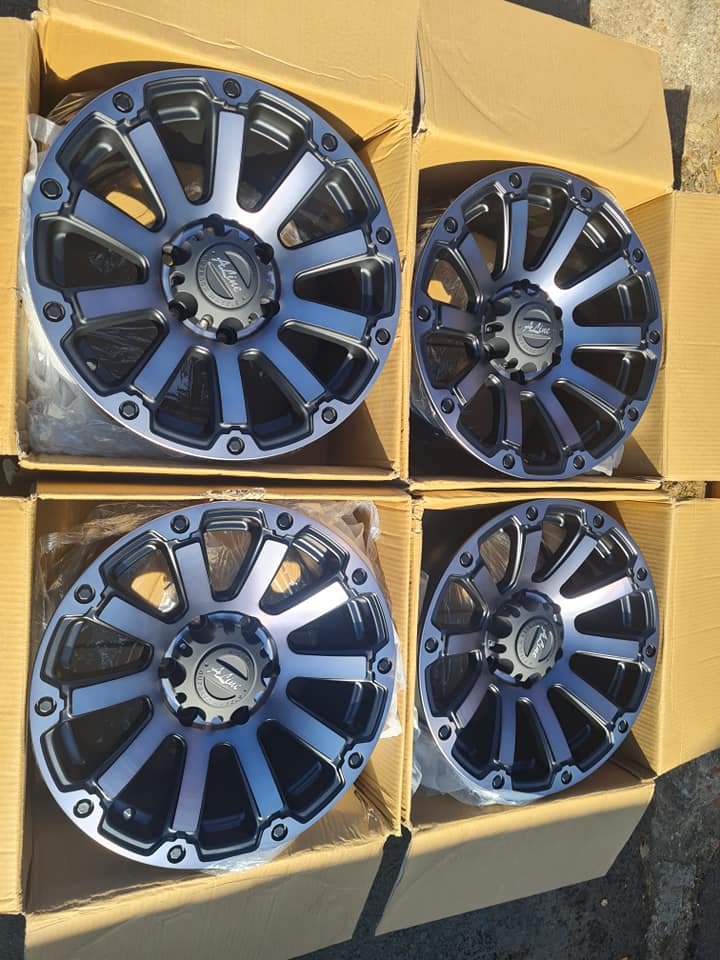 Toyota Hilux Aline brand new mags size 17