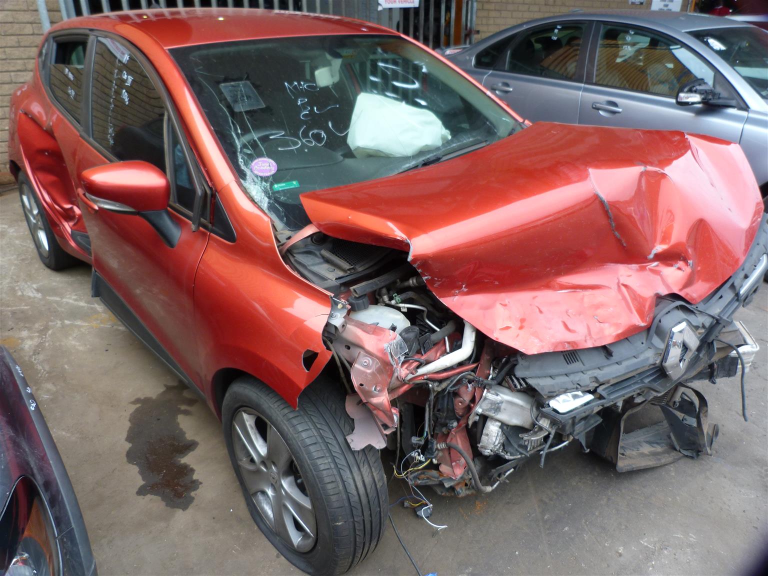 Renault Clio IV 900T Dynamique - 2014 - Private Seller Renault Clio IV 900T Dynamique - 2014 - Private Seller