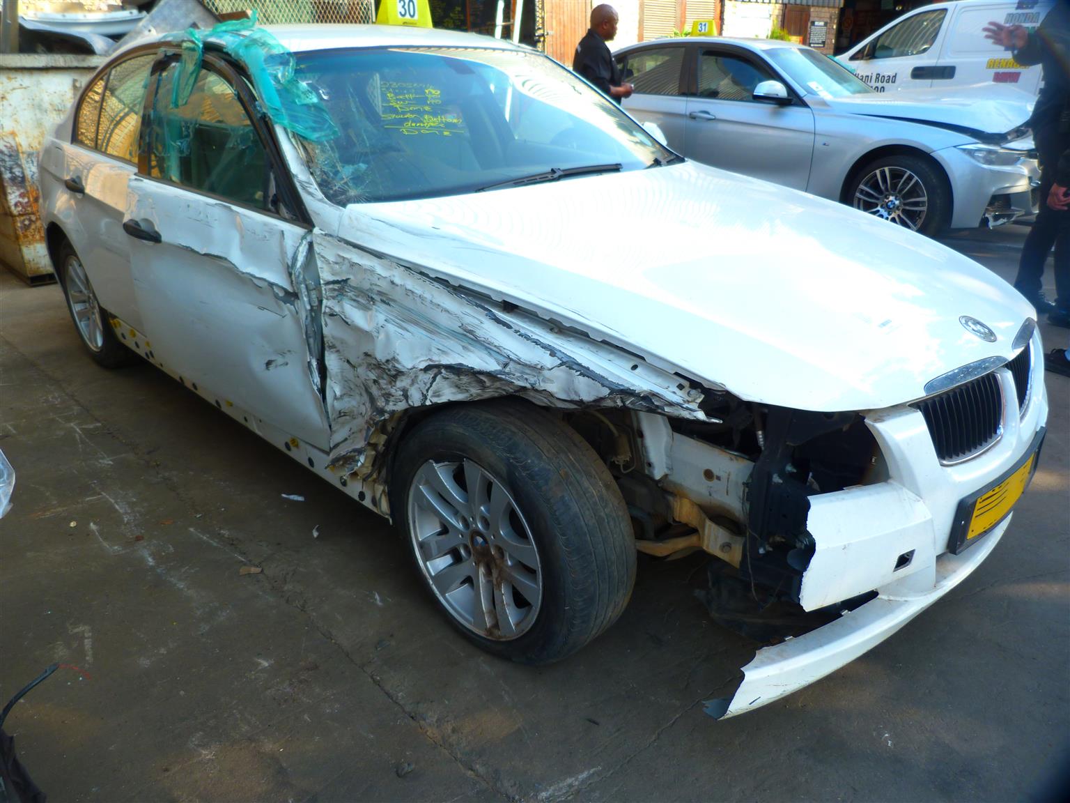 STRIPPING BMW 320i E90 Manual - 2006 - Private Seller STRIPPING BMW 320i E90 Manual - 2006 - Private Seller
