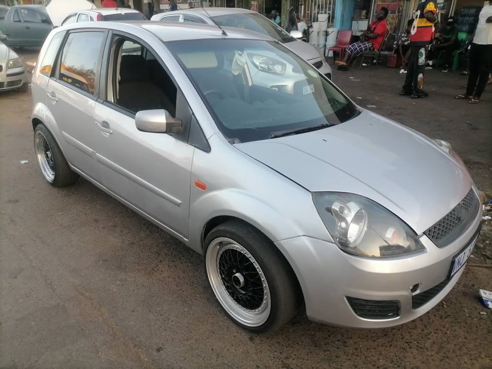 2007 Ford Fiesta 1.4 Hatchback with a Nice interior seat