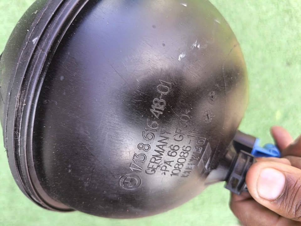 BMW X3 F25 2.0D WATER BOTTLE/EXPANSION TANK RESERVOIR AVAILABLE FOR SALE - Private Seller
