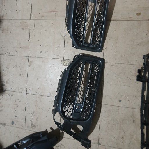 Mercedes-Benz G class foglight cover - Private Seller