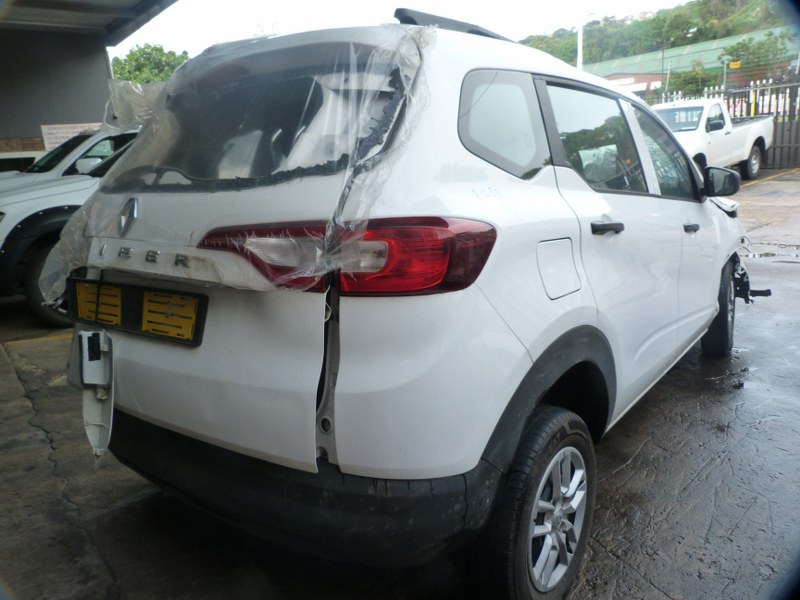 Renault Triber 1.0 Expression  Life Manual White - 2023 STRIPPING FOR SPARES - Private Seller