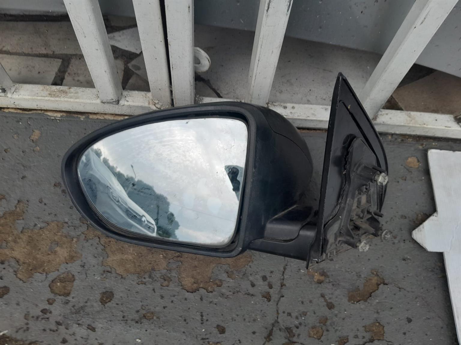 2007-2012 NISSAN QASHQAI LEFT SIDE MIRRO FOR SALE - Private Seller