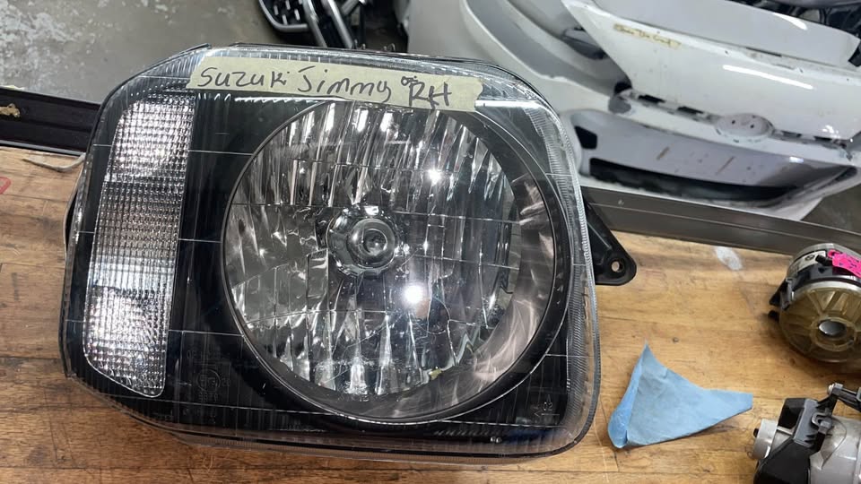 Suzuki Jimny headlight - Private Seller Suzuki Jimny headlight - Private Seller