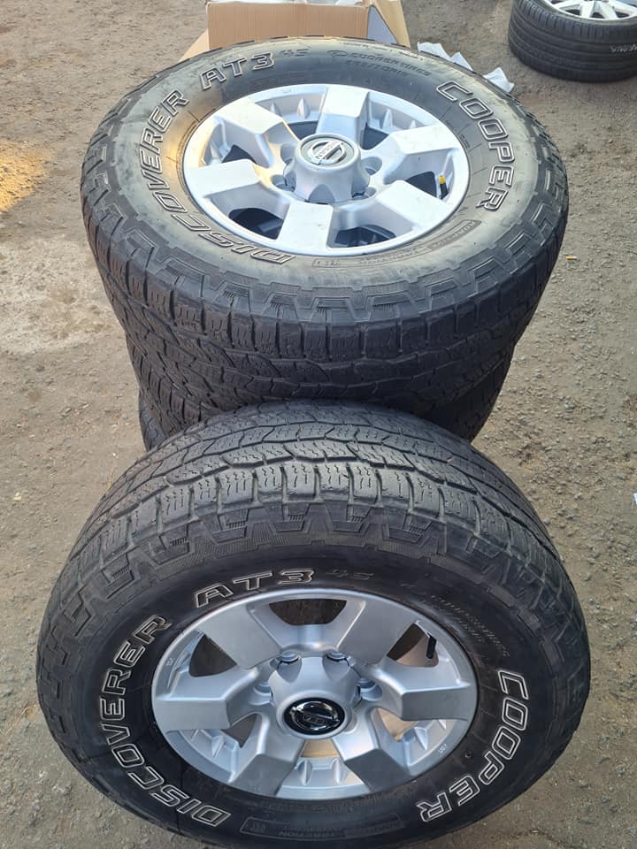 Nissan np300 original alloy mags size 16×tyres 265/80/16 Cooper - Private Seller