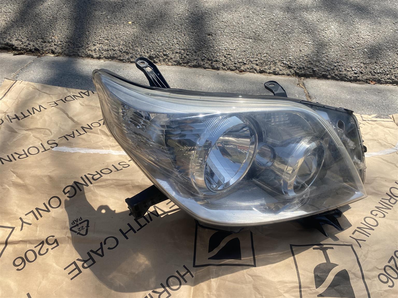 2014 TOYOTA LAND CRUISER PRADO HEADLIGHT RIGHT SIDE FOR SALE