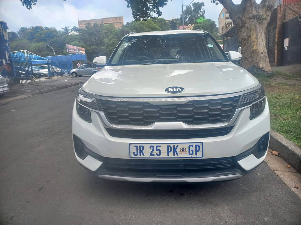 2020 Kia Seltos 2.0 Petrol, Automatic transmission, White Color, Mileage 74000kms
