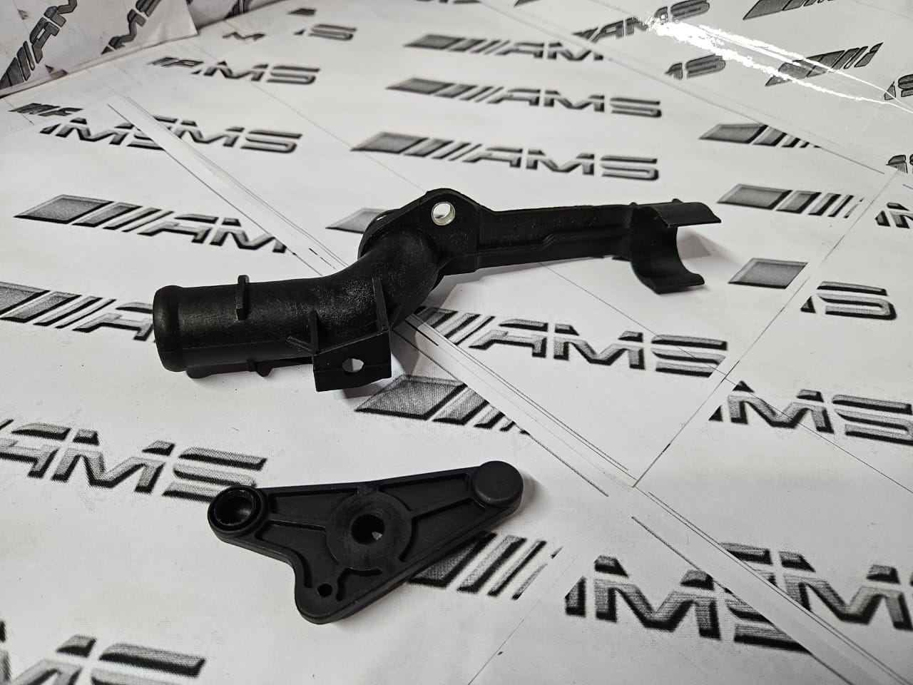 NEW MERCEDES M271 WATER PIPE TO CYLINDER HEAD - Private Seller NEW MERCEDES M271 WATER PIPE TO CYLINDER HEAD - Private Seller