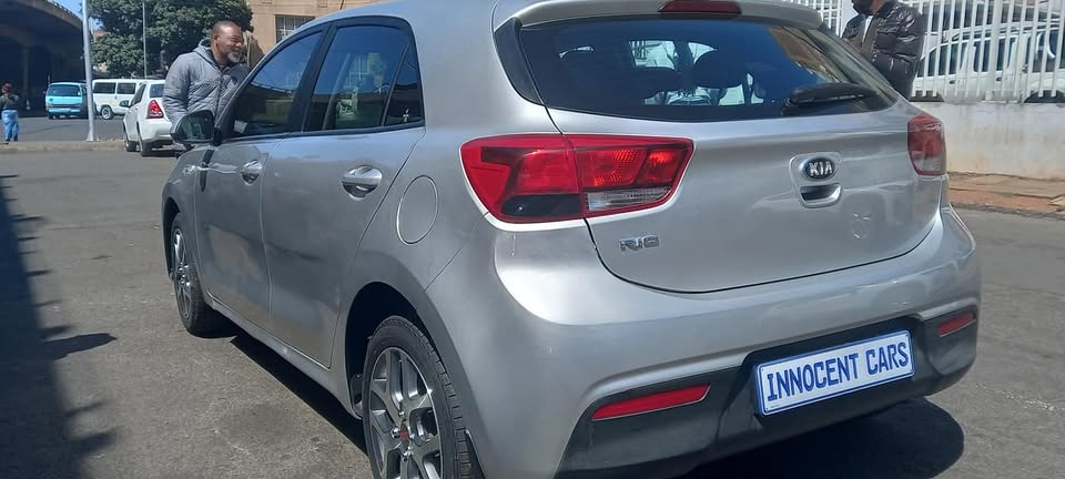 2017 KIA RIO 1.4 TEC MANUAL TRANSMISSION, SILVER COLOUR, 73000KM