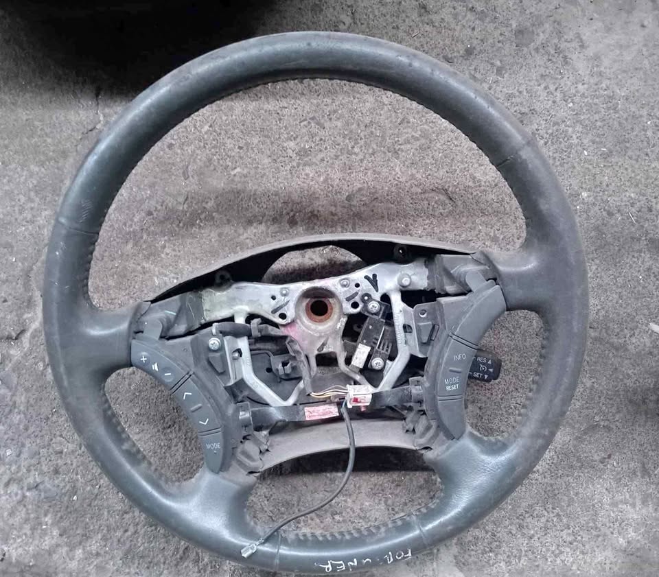 Toyota Fortuner steering wheel - Private Seller Toyota Fortuner steering wheel - Private Seller