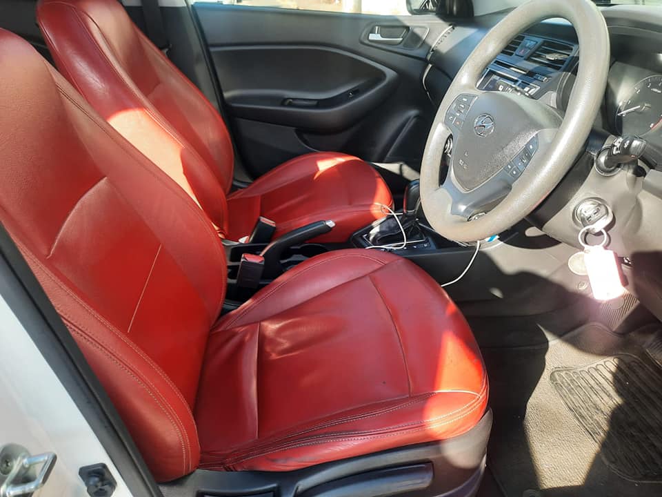 2015 Hyundai i20 1.2 Fluid Automatic and leather seat Sunroof Service book