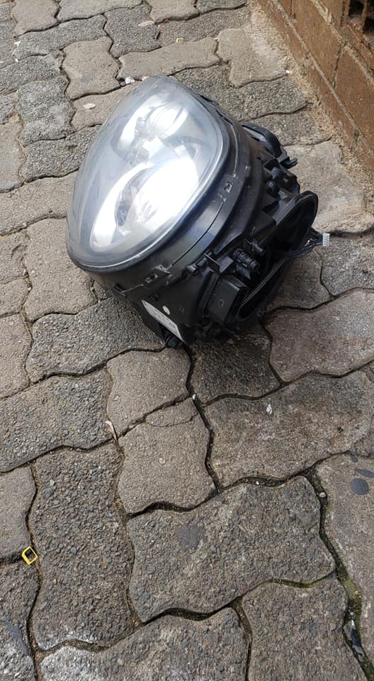 Porsche Cayenne Headlight - Private Seller Porsche Cayenne Headlight - Private Seller