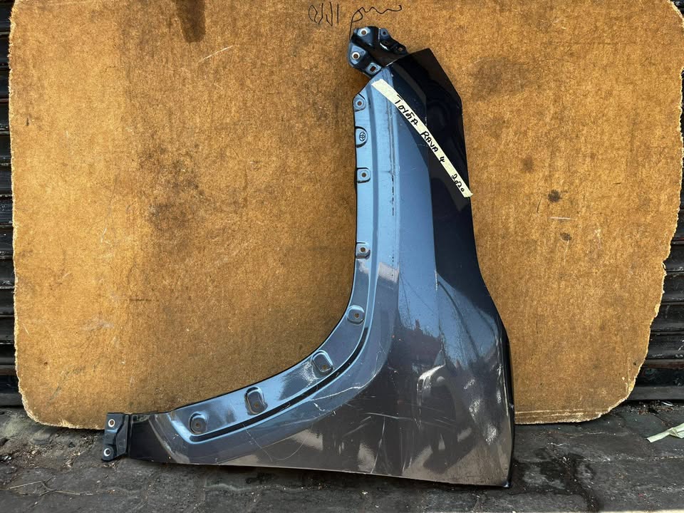2020 Toyota Rave 4 Fender - Private Seller 2020 Toyota Rave 4 Fender - Private Seller