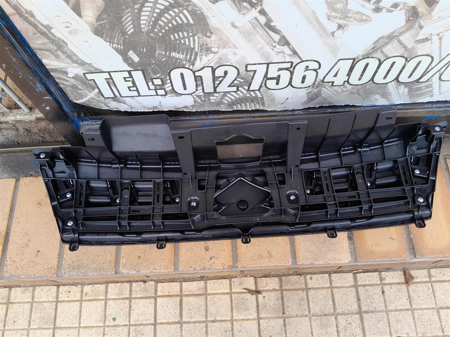 Suzuki Vitara Main grill - Private Seller Suzuki Vitara Main grill - Private Seller