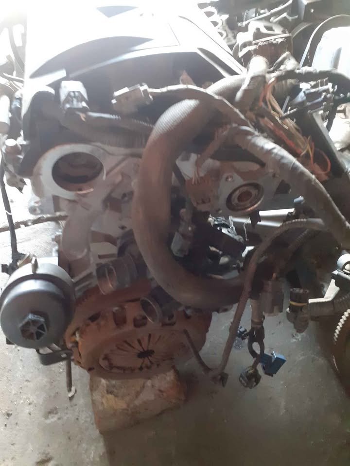 Peugeot 207 1.6L EP6 10FH engine. Stripping for Spares | Junk Mail ...