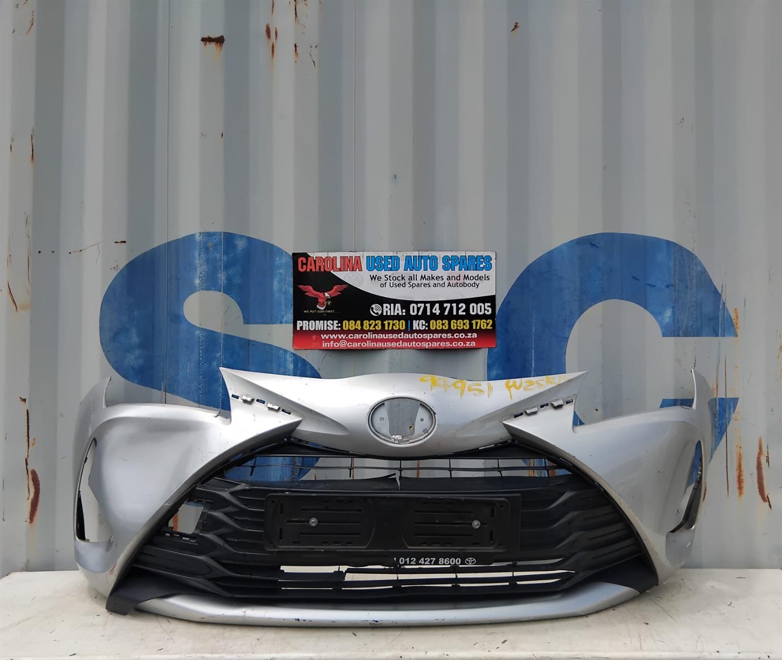 Toyota Yaris facelift front bumper with bumper grill - Private Seller Toyota Yaris facelift front bumper with bumper grill - Private Seller