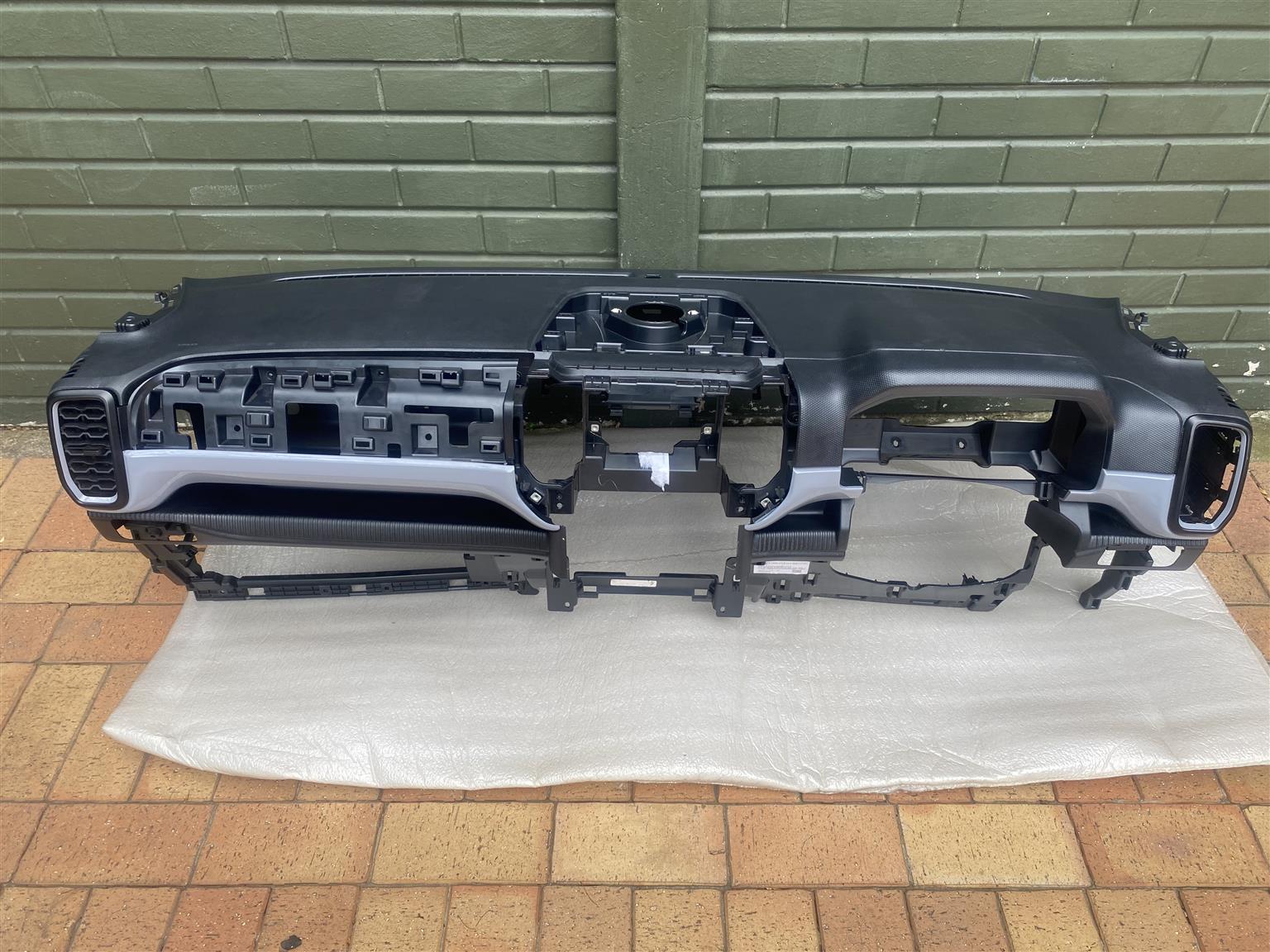 2025 FORD RANGER WILDTRAK T9 DOUBLE CAB DASHBOARD FOR SALE.IN PRISTINE CONDITION - Private Seller 2025 FORD RANGER WILDTRAK T9 DOUBLE CAB DASHBOARD FOR SALE.IN PRISTINE CONDITION - Private Seller