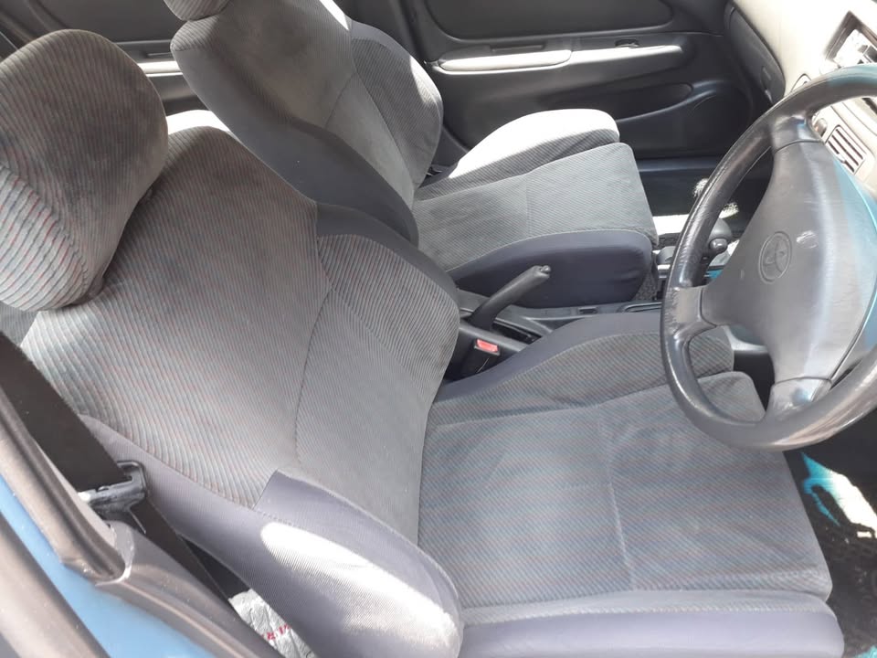 2001 Toyota  Corolla 180i