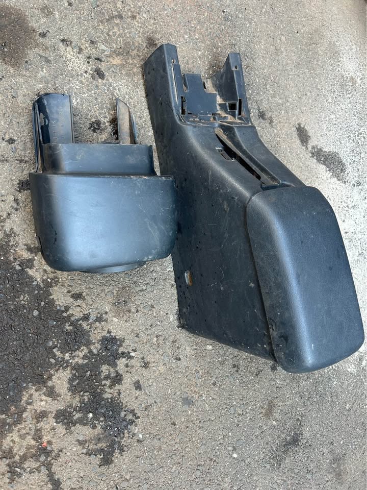 Mazda 626 Centre Console & Steering Cover Available Call or WhatsApp - Private Seller Mazda 626 Centre Console & Steering Cover Available Call or WhatsApp - Private Seller
