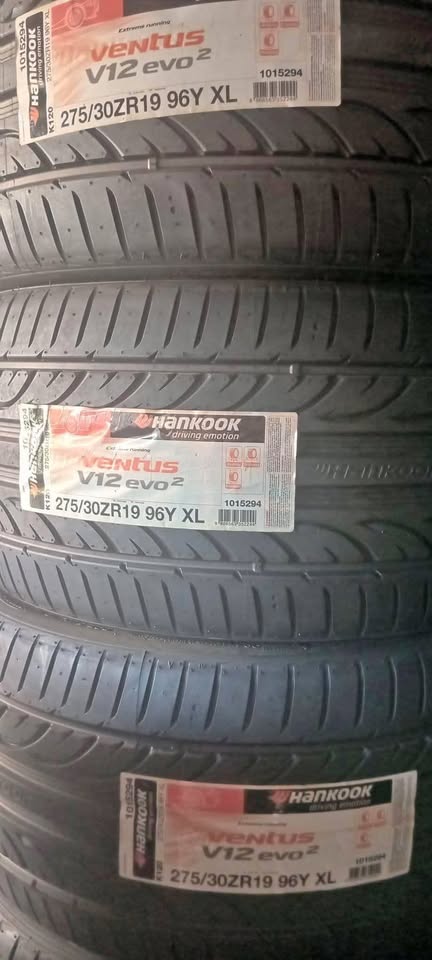 Set of 4x Hankook Ventus 12 Evo2 Tyres - Private Seller Set of 4x Hankook Ventus 12 Evo2 Tyres - Private Seller
