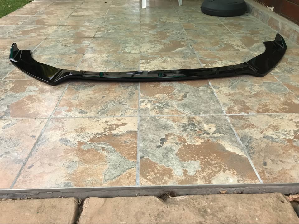 3 piece gloss black plastic front spoiler for Ford Focus ST - Private Seller 3 piece gloss black plastic front spoiler for Ford Focus ST - Private Seller