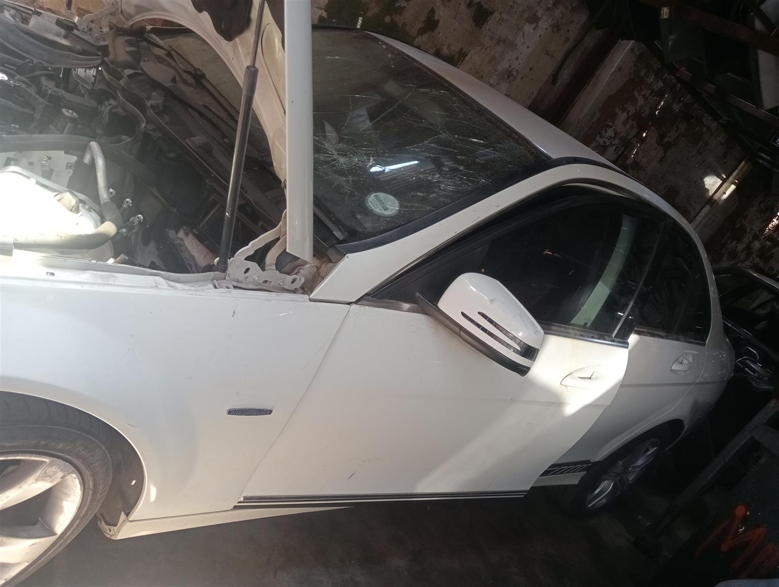 MERCEDES BENZ W204 C180 FACELIFT ENGINE M271 CGI PETROL - Private Seller