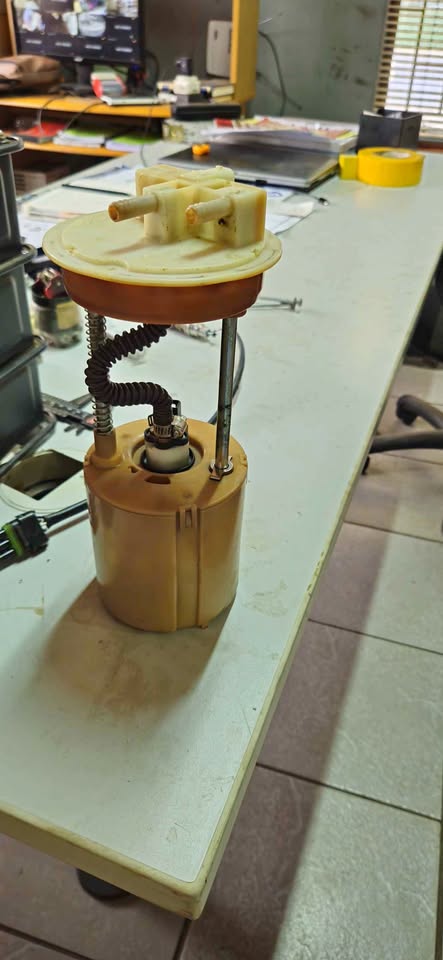 TATA INDICA PETROL PUMP WITH HOUSING AVAILABLE - Private Seller TATA INDICA PETROL PUMP WITH HOUSING AVAILABLE - Private Seller