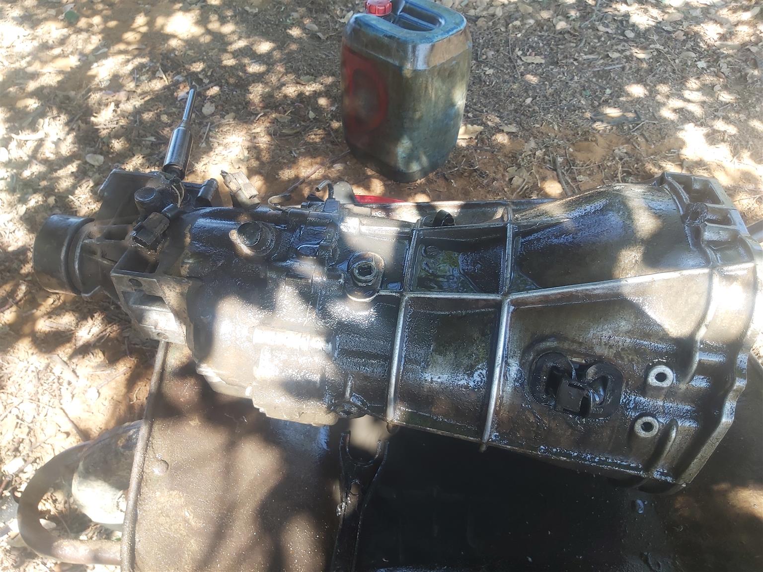 Gearbox Nissan hardbody 3.3 - Private Seller