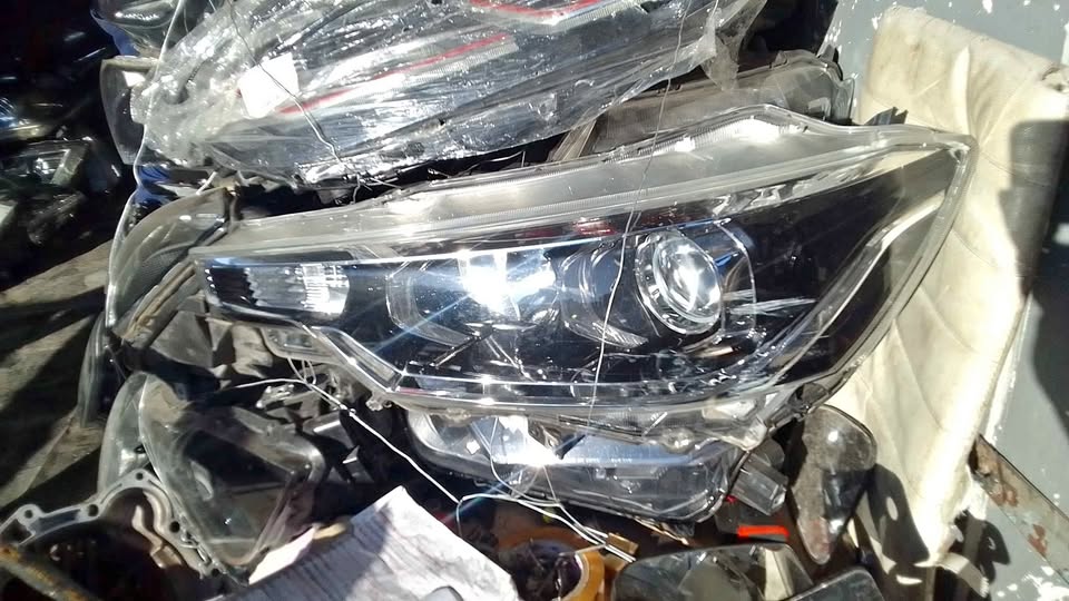 Suzuki ertiga headlight - Private Seller Suzuki ertiga headlight - Private Seller