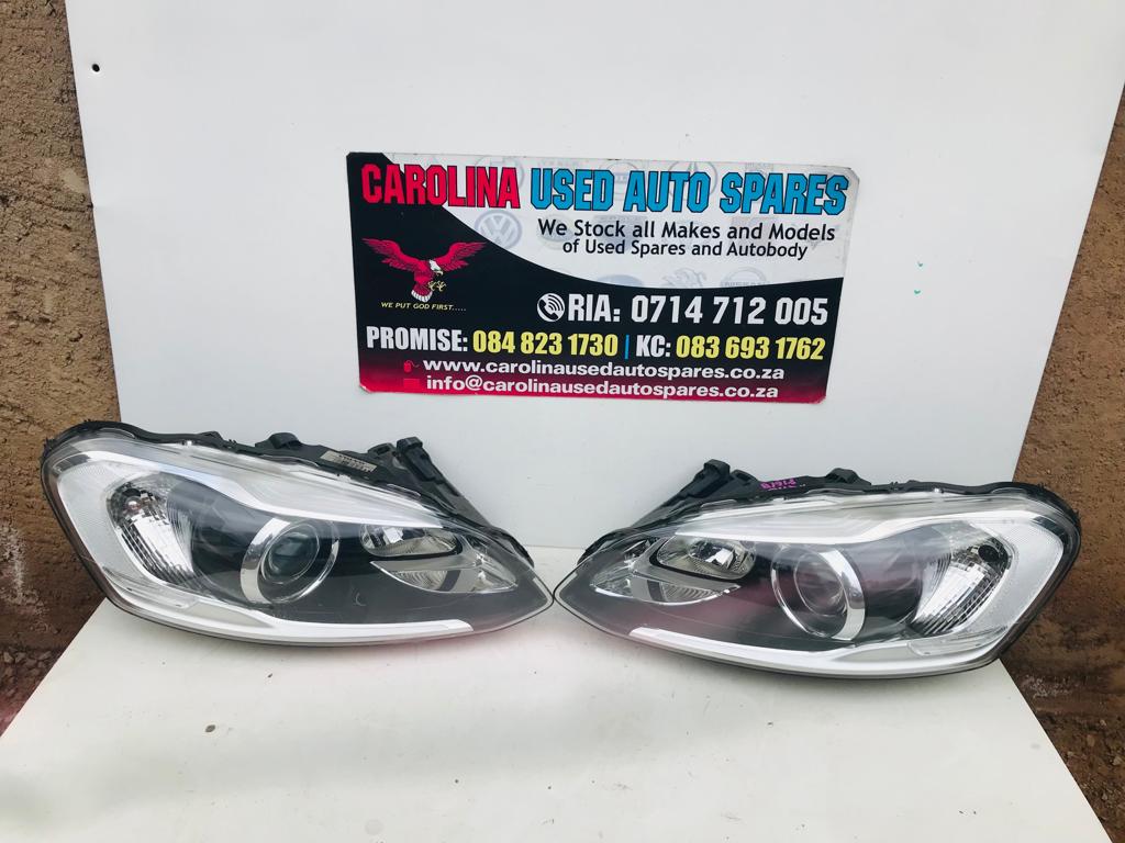 Volvo XC60 left and right xenon headlights - Private Seller