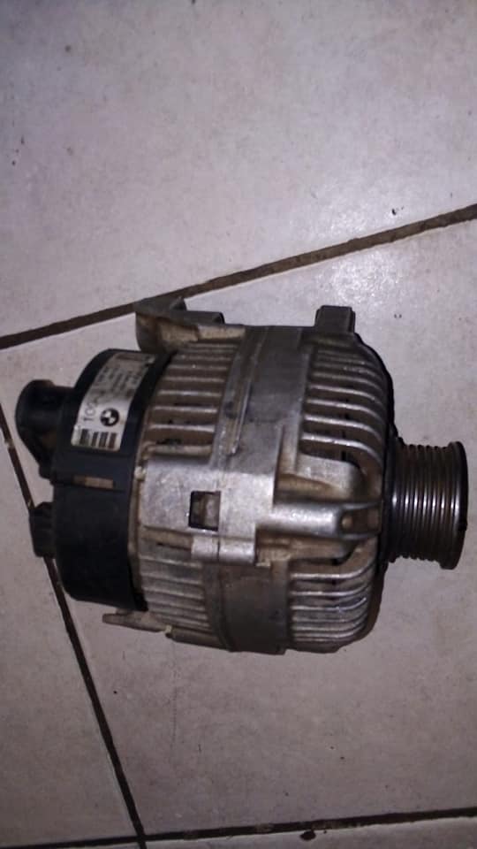 T5 Volvo altanator petrol - Private Seller