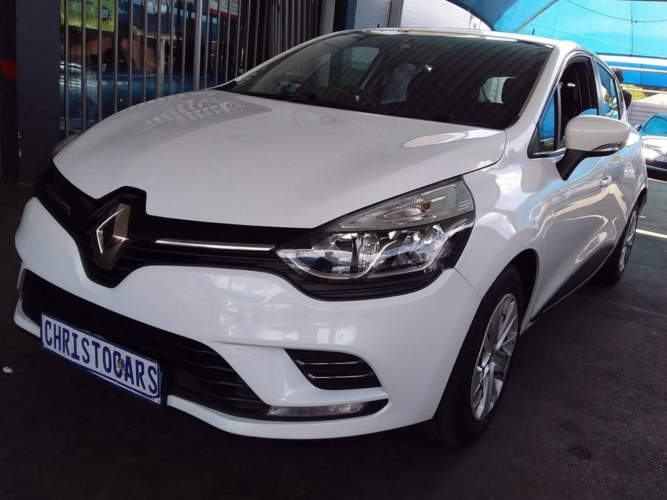 2018 Renault Clio hatchback manual 2018