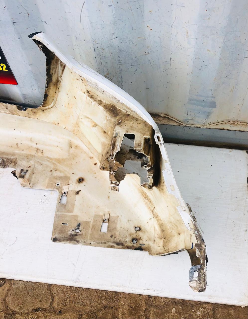 Isuzu D-max front bumper with pdc holes (2020) - Private Seller