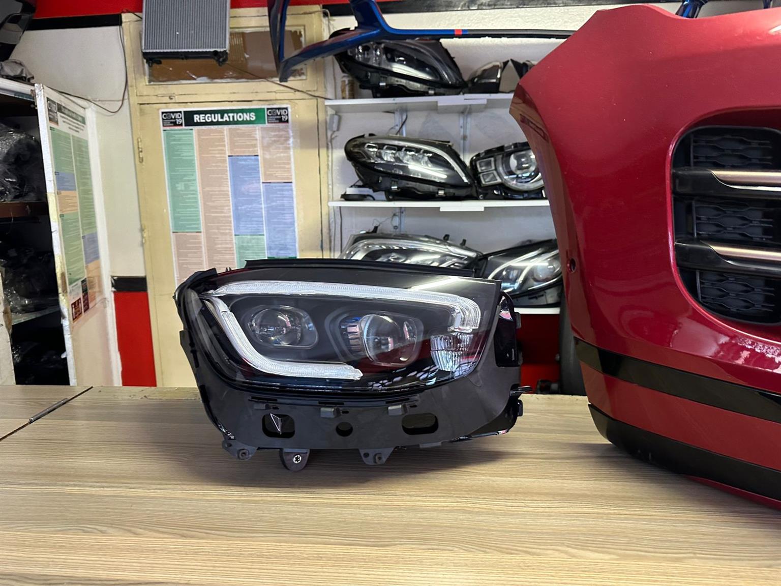2022 MERCEDES-BENZ GLC RIGHT HEADLIGHT IN PRESTEN CONDITION - Private Seller 2022 MERCEDES-BENZ GLC RIGHT HEADLIGHT IN PRESTEN CONDITION - Private Seller